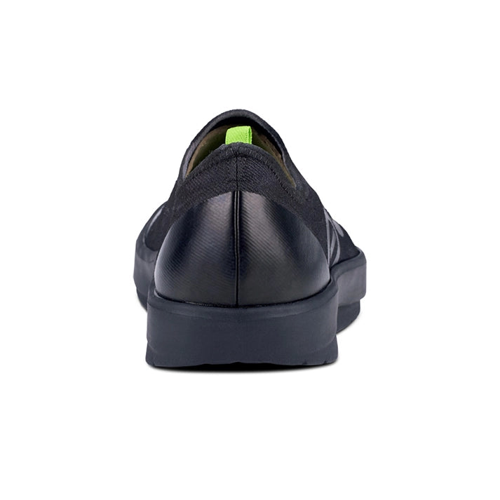 OOFOS MEN'S OOMG EEZE LOW  SHOES- BLACK - Sole Therapy