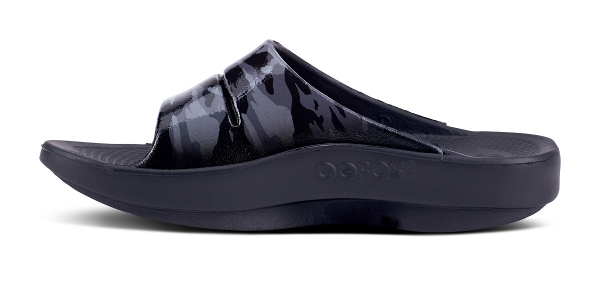 OOFOS UNISEX OOAHH LIMITED SLIDE SANDALS- BLACK - Sole Therapy