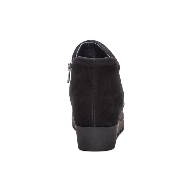 Zoey Slip-On Women Boots Black - Sole Therapy