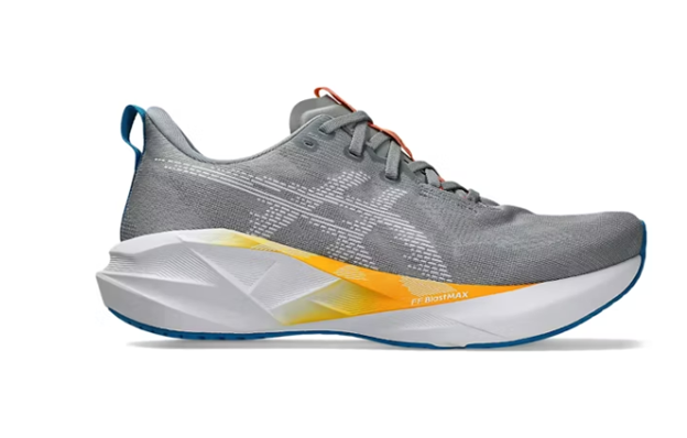ASICS MEN SHOES NOVABLAST 5 GRAVEL/WHITE - Sole Therapy