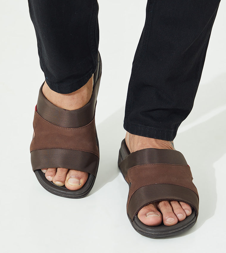 FITFLOP MENS FREEWAY III SANDALS CHOCOLATE