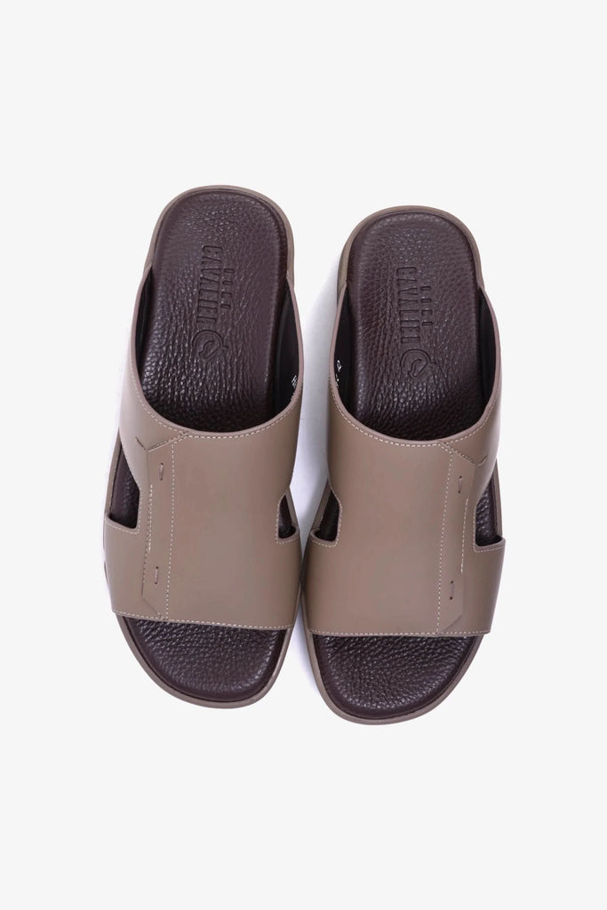 Cavalier Uomo Men's Leather Slide Sandals Stone MSDCVHAR312 - Sole Therapy