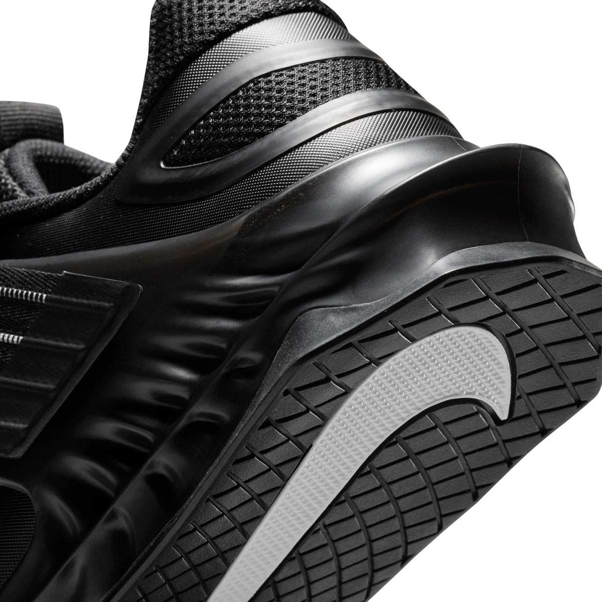 NIKE SAVALEOS - Sole Therapy