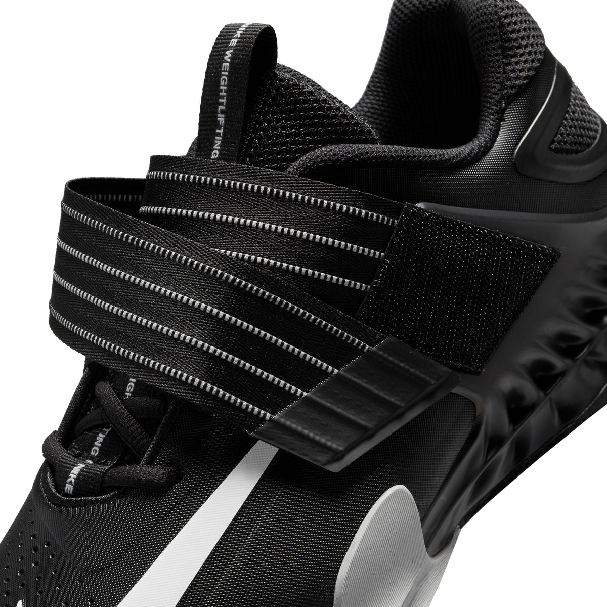 NIKE SAVALEOS - Sole Therapy