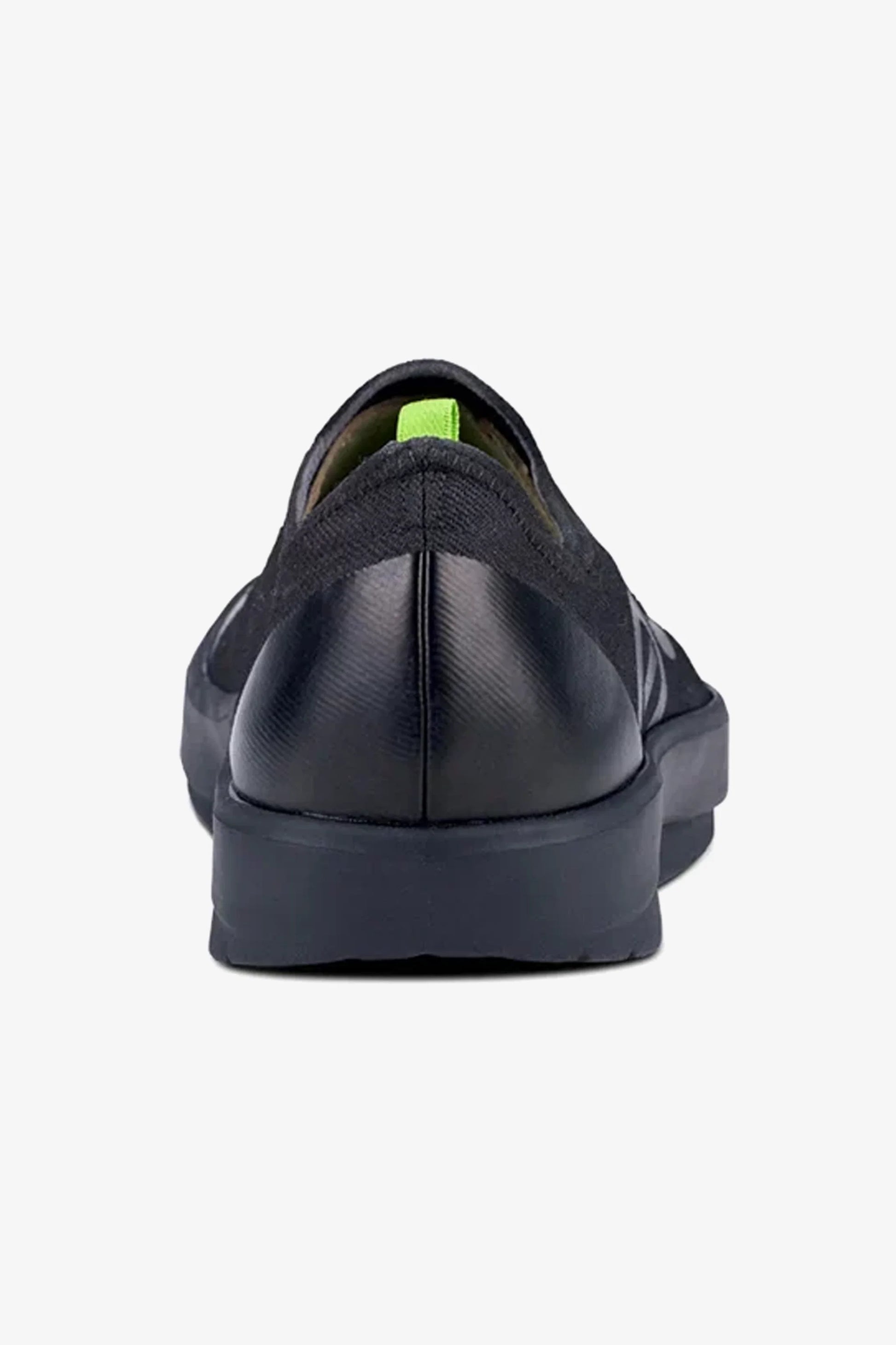 OOFOS MEN'S OOMG EEZE LOW  SHOES- BLACK - Sole Therapy