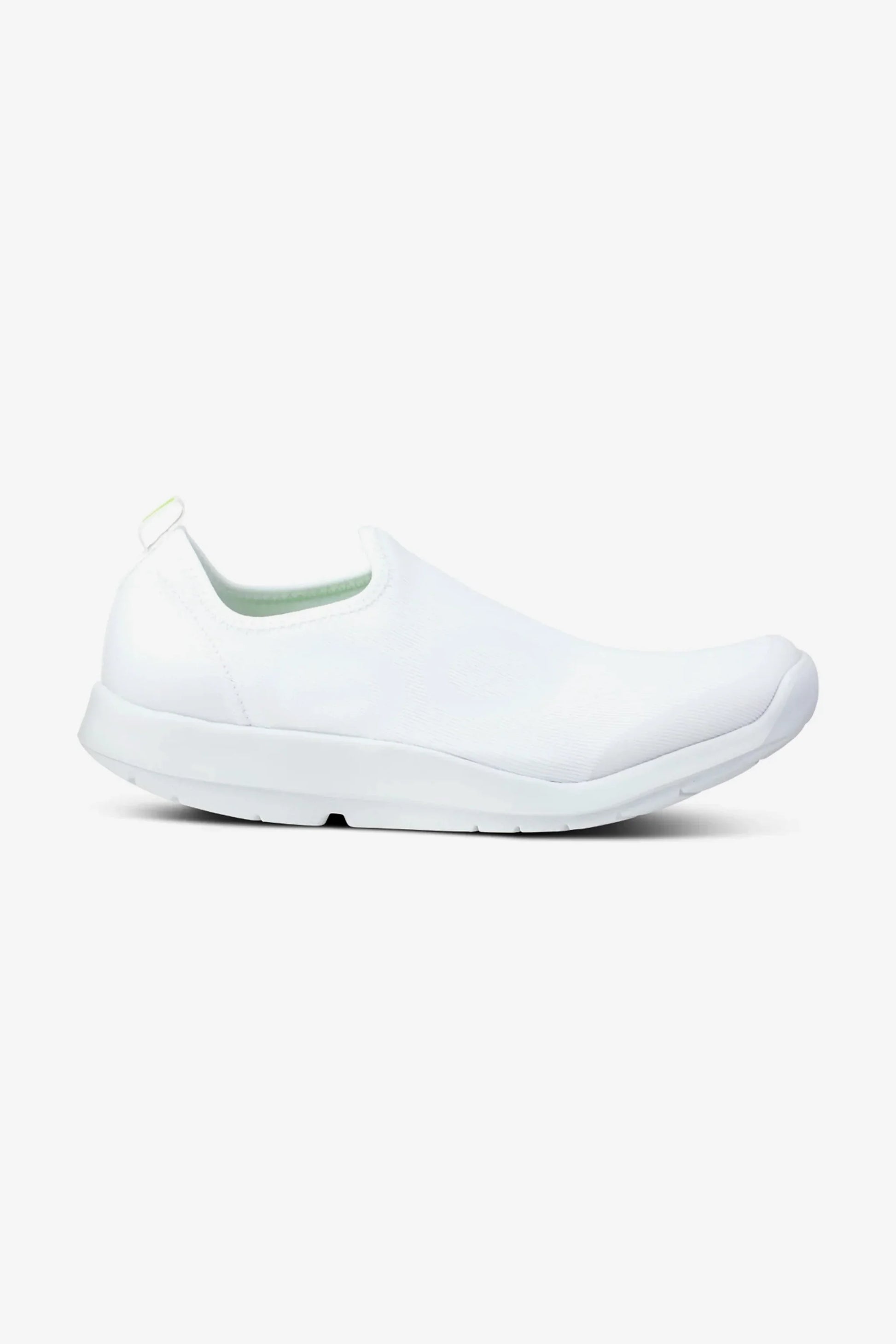OOFOS MEN'S OOMG SPORT LOW SHOES - WHITE - Sole Therapy