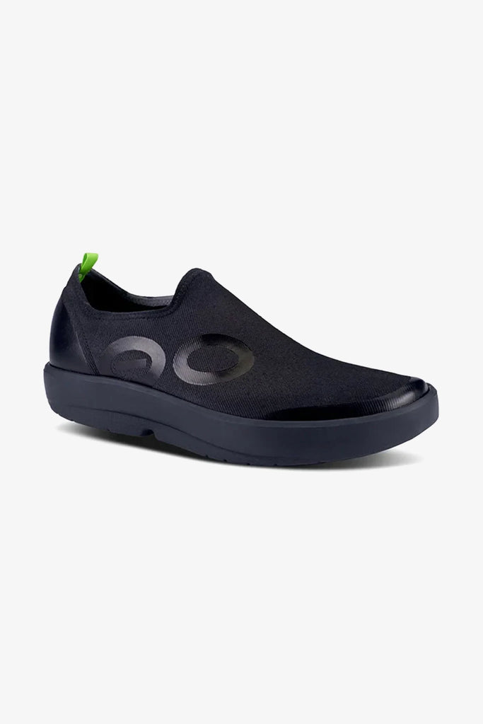 OOFOS MEN'S OOMG EEZE LOW  SHOES- BLACK - Seventy7
