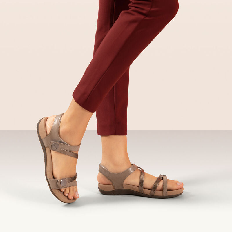 Jess Adjustable Quarter Strap Sandal Smoke