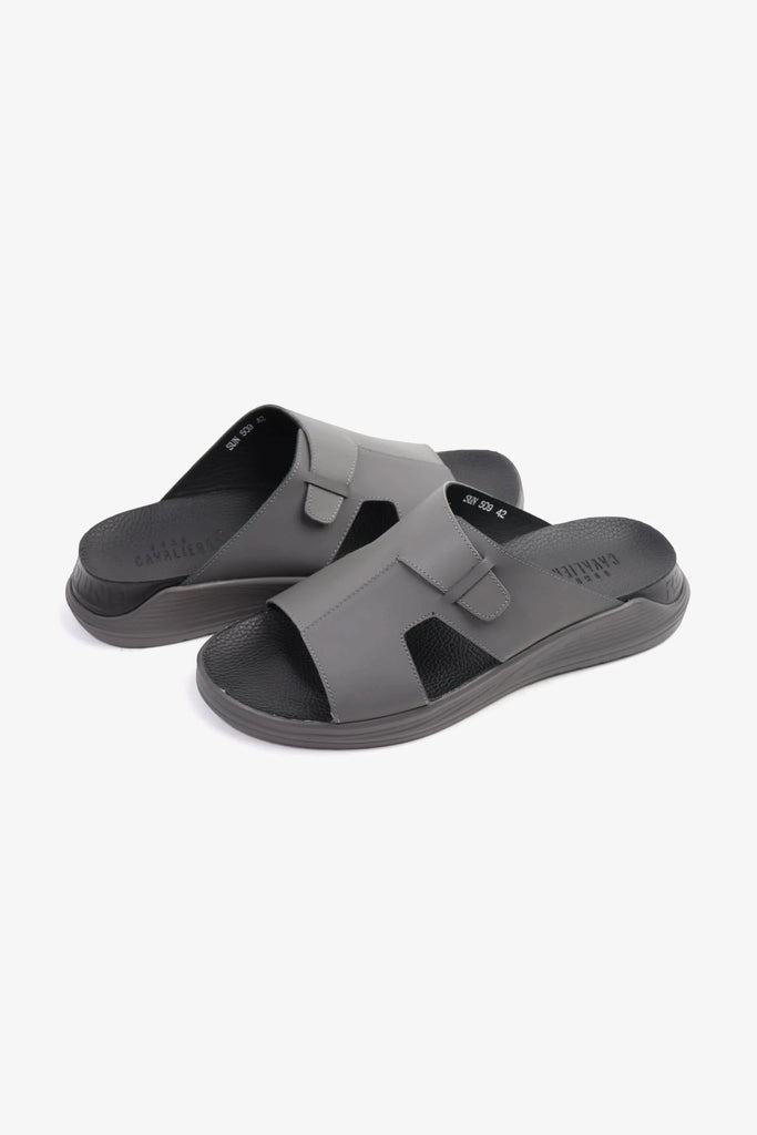 Uomo Cavalier Men's Classic Traditional Arabic Sandals Grey MSDCVSUN509 - Sole Therapy