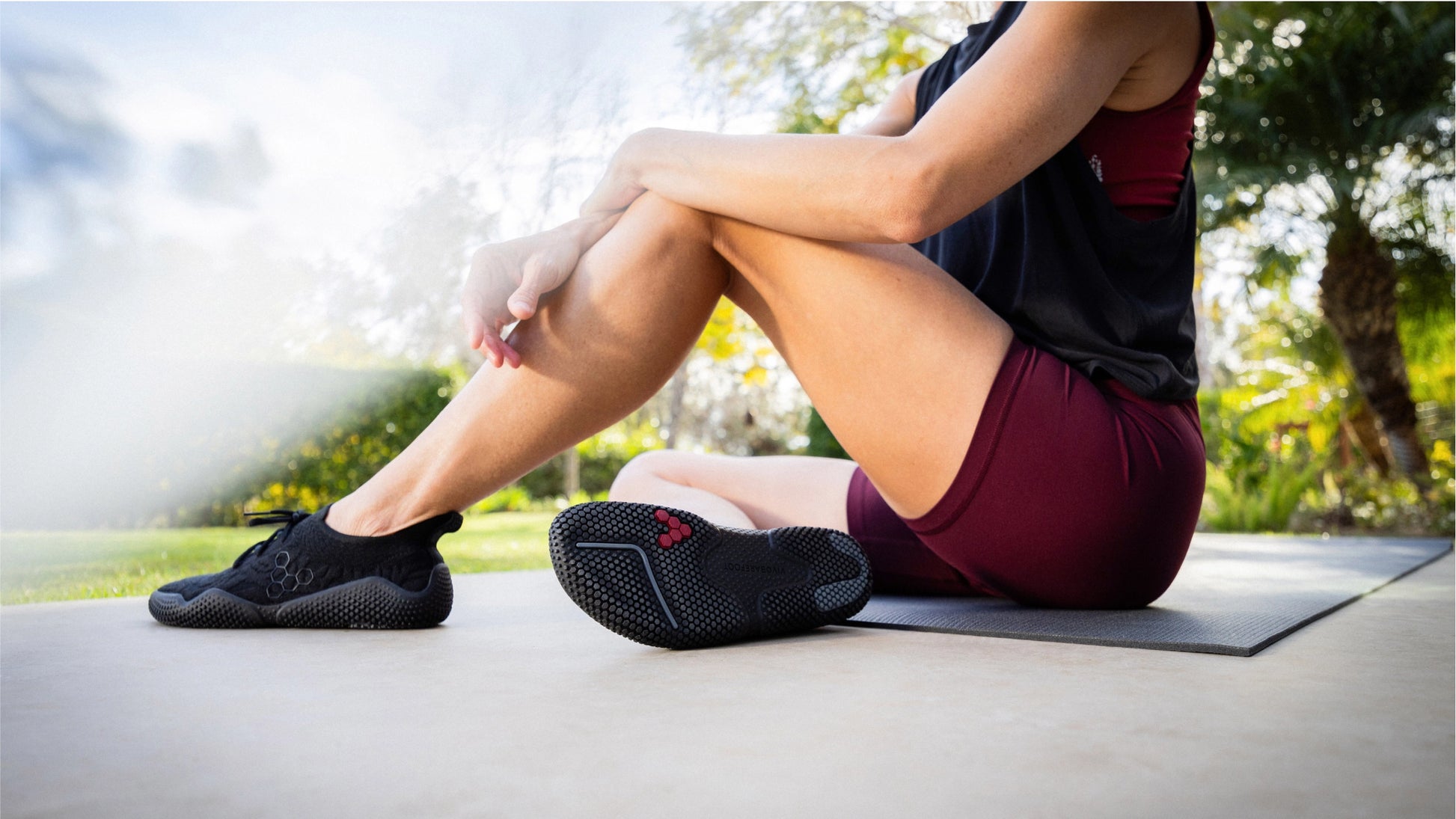 Vivobarefoot Motus Studio Sneaker Women's - Obsidian - Sole Therapy