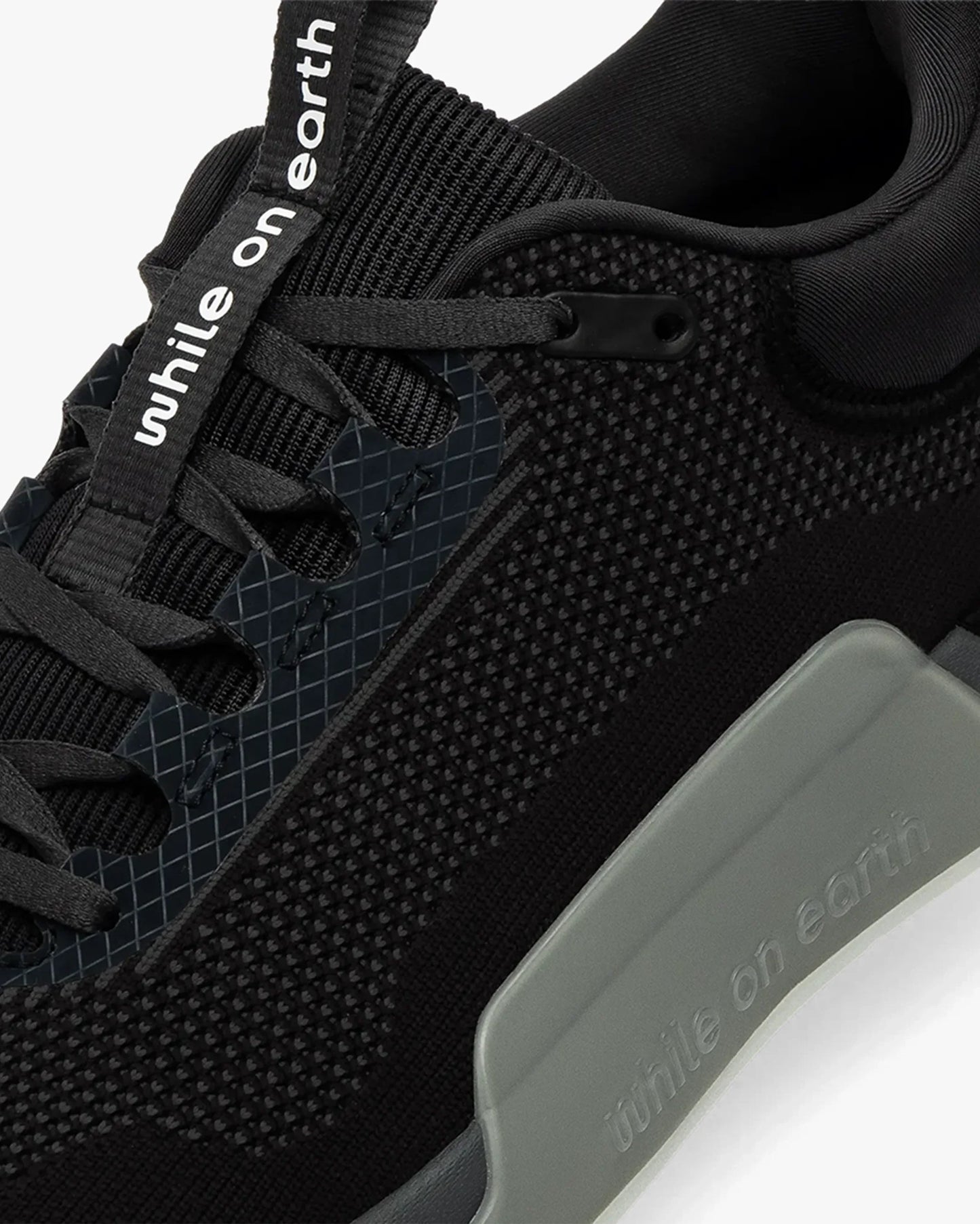 WOE MOVE TRAINER BLACK/MOON - Sole Therapy