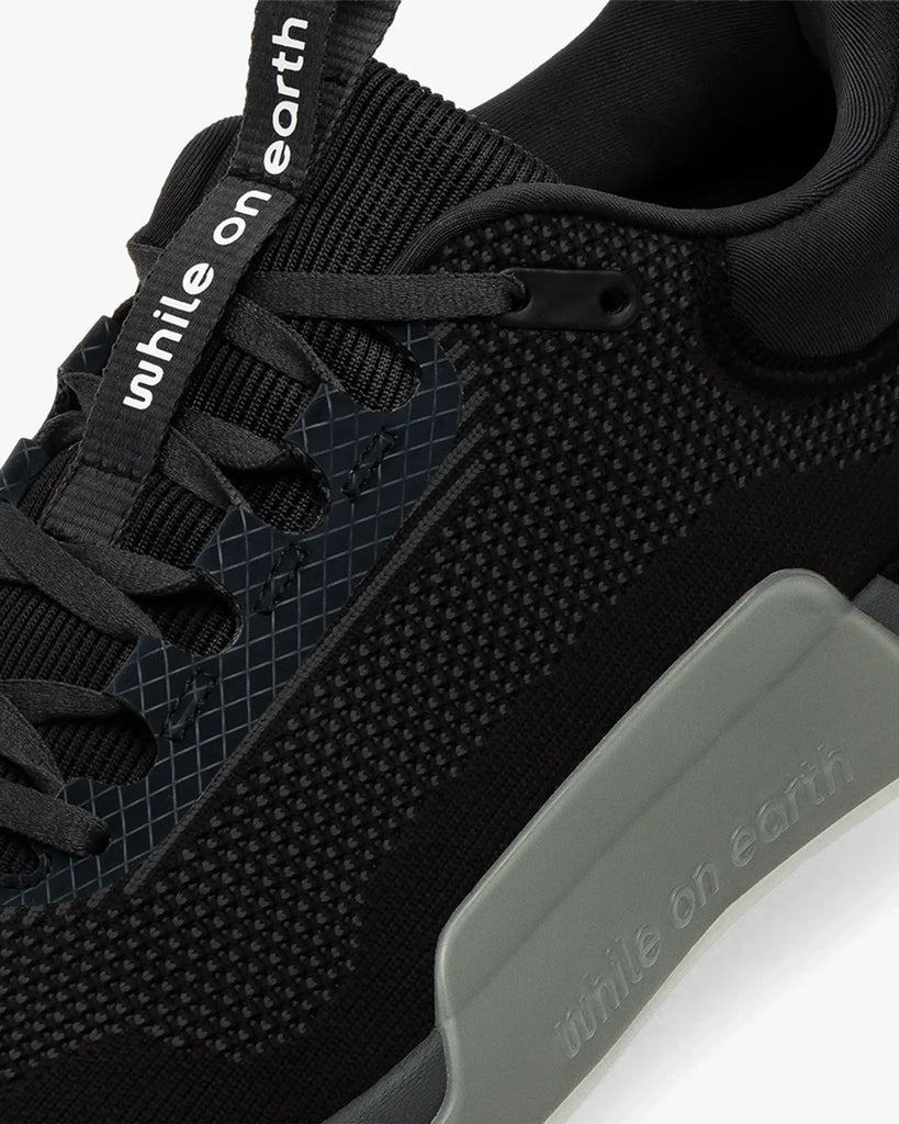 WOE MOVE TRAINER BLACK/MOON - Sole Therapy