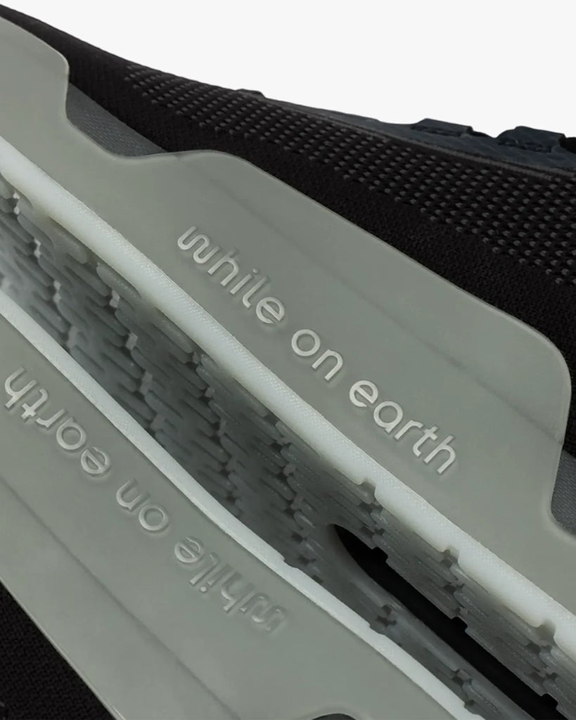 WOE MOVE TRAINER BLACK/MOON - Sole Therapy